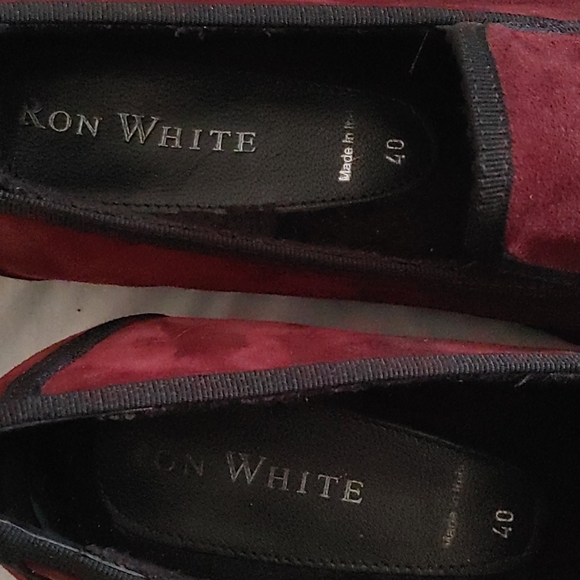 Burgundy flats - Picture 2 of 2